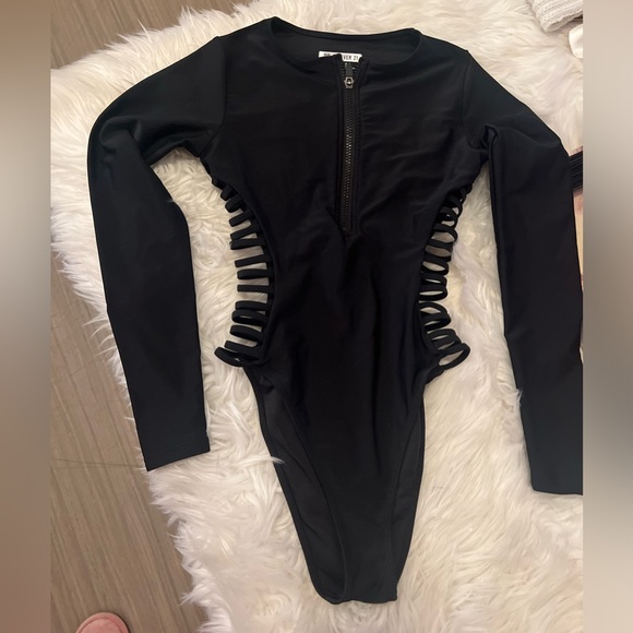 Long sleeve one-piece swimsuit F21 - Picture 2 of 6
